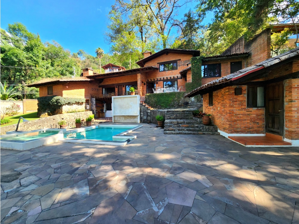 CASA EN RENTA EN VALLE DE BRAVO