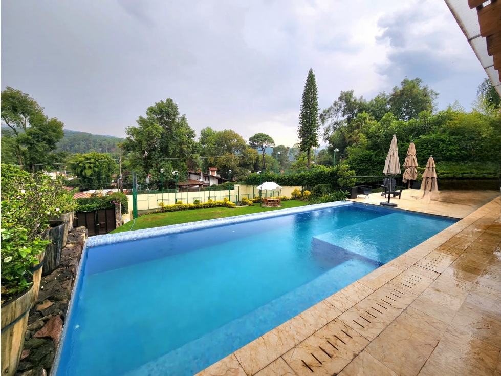 CASA EN VENTA, AVANDARO VALLE DE BRAVO