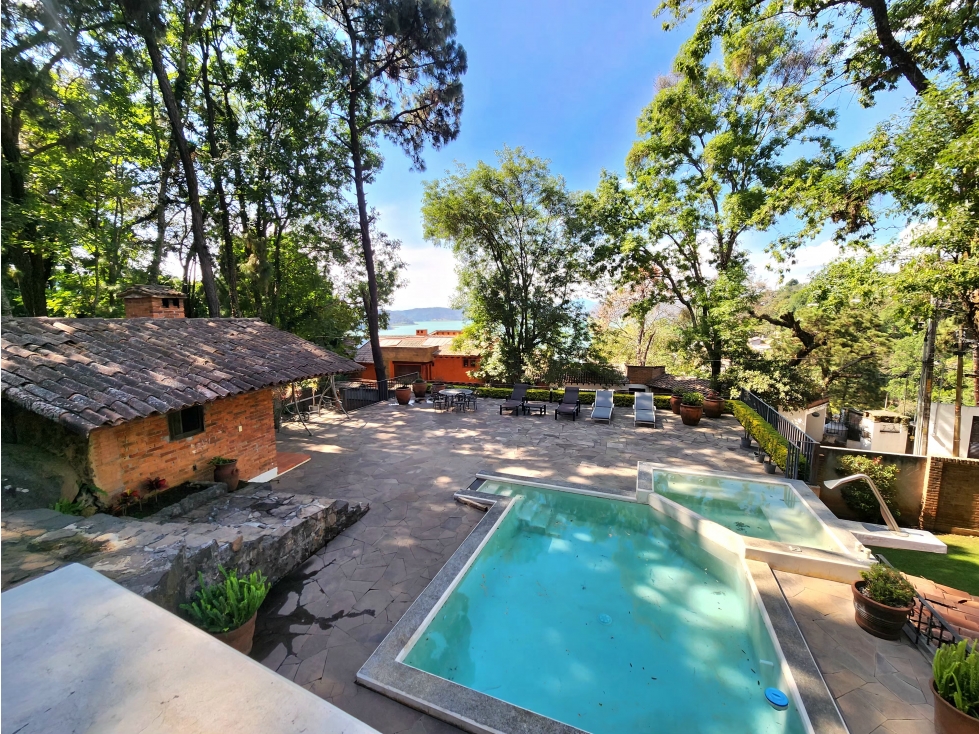 CASA EN VENTA EN AVÁNDARO
