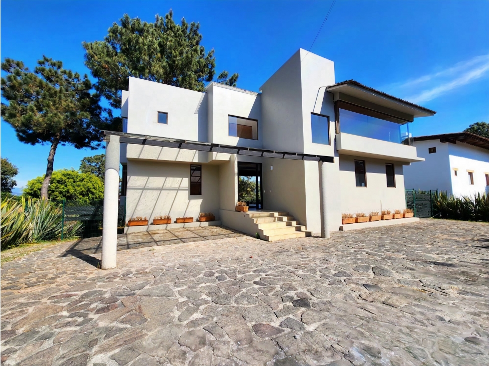 CASA EN RENTA, EN AVÁNDARO.