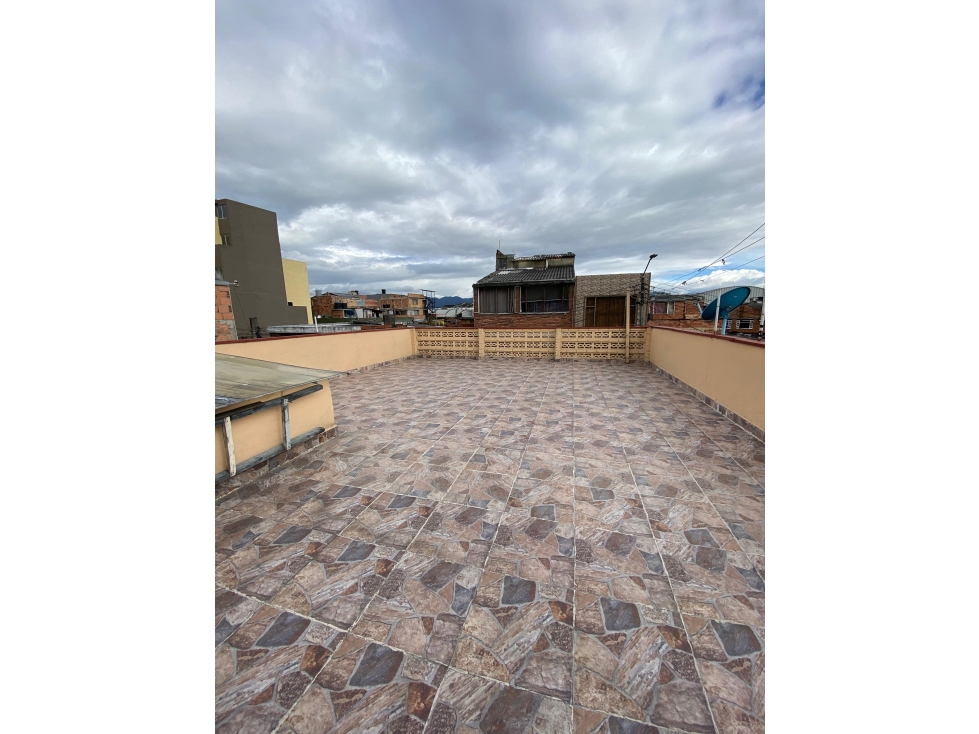 UNICA Casa de 2 pisos y terraza - La Giralda Fontibón — foto 3