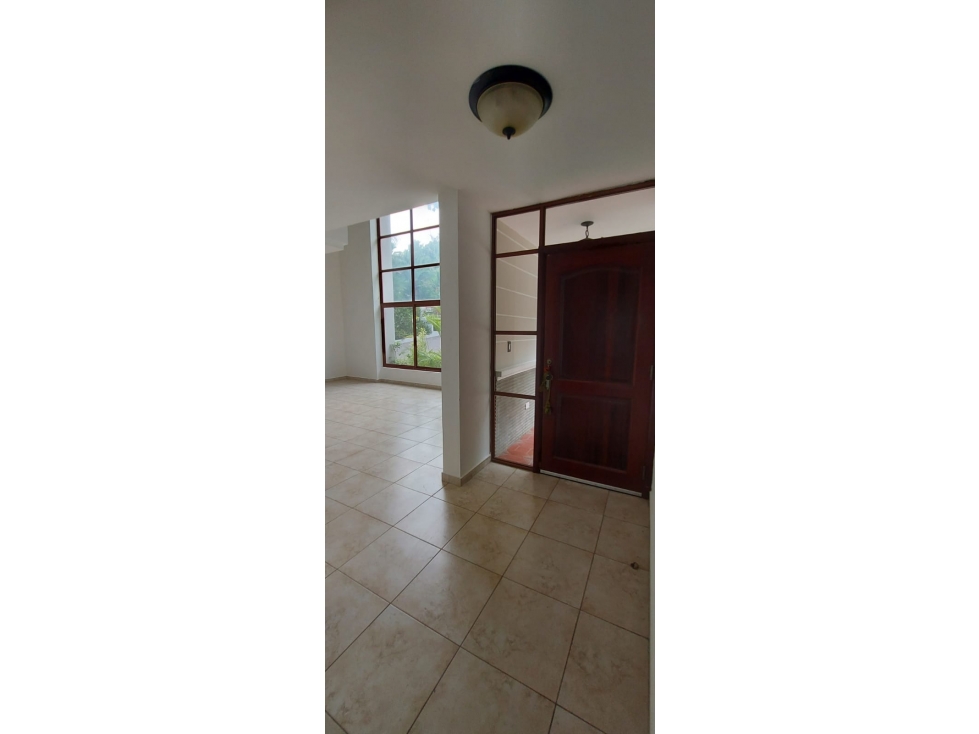 Se Vende Casa con Piscina en Camino de Cruces Modelo Santa Lucía — foto 4