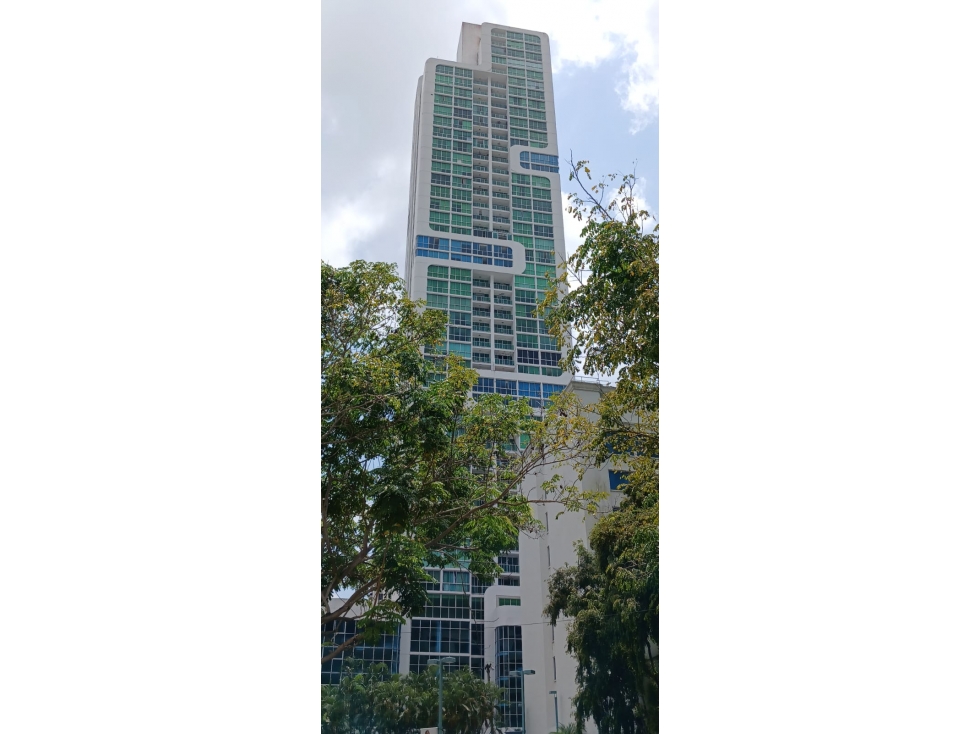 ¡Vive en las alturas con estilo en el PH Seawaves!