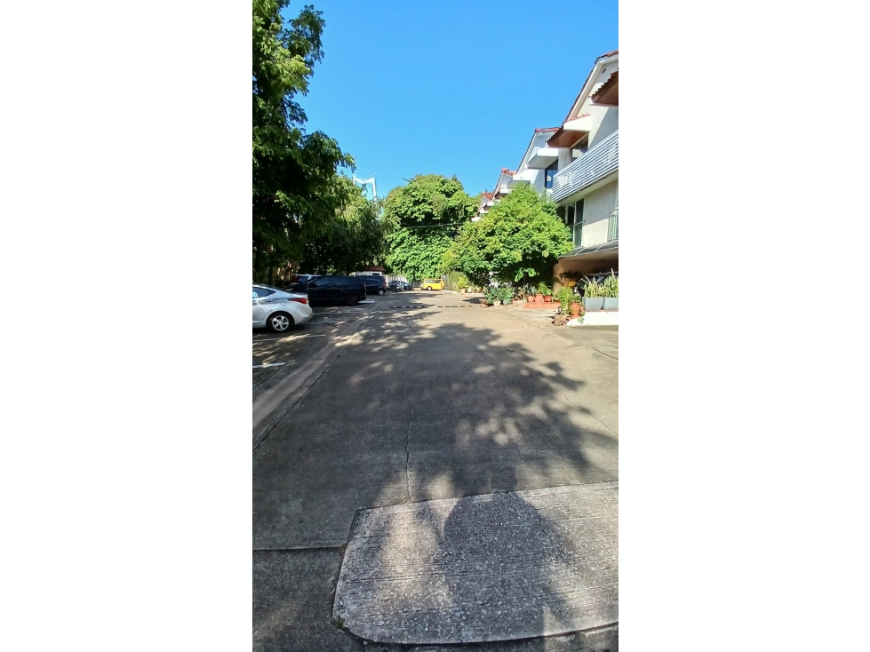 "¡Vive en el corazón de Obarrio! Se Vende Exclusiva residencia — foto 2