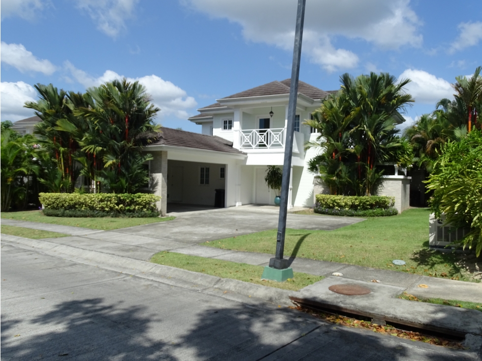 Exclusiva Residencia en Bijao Quarry Heights Estates Rebajado — foto 2