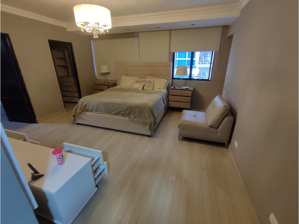SE ALQUILA APARTAMENTO EN MARBELLA DE 220M2 — foto 4