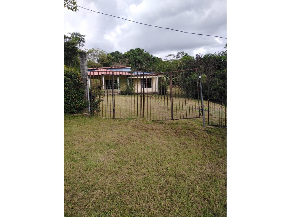 Se vende Residencia en Santiago con amplio terreno - 3