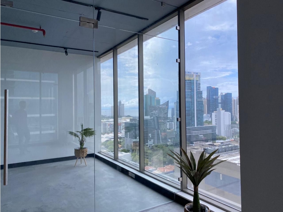 Oficina en el centro Obarrio en venta o alquiler — foto 4