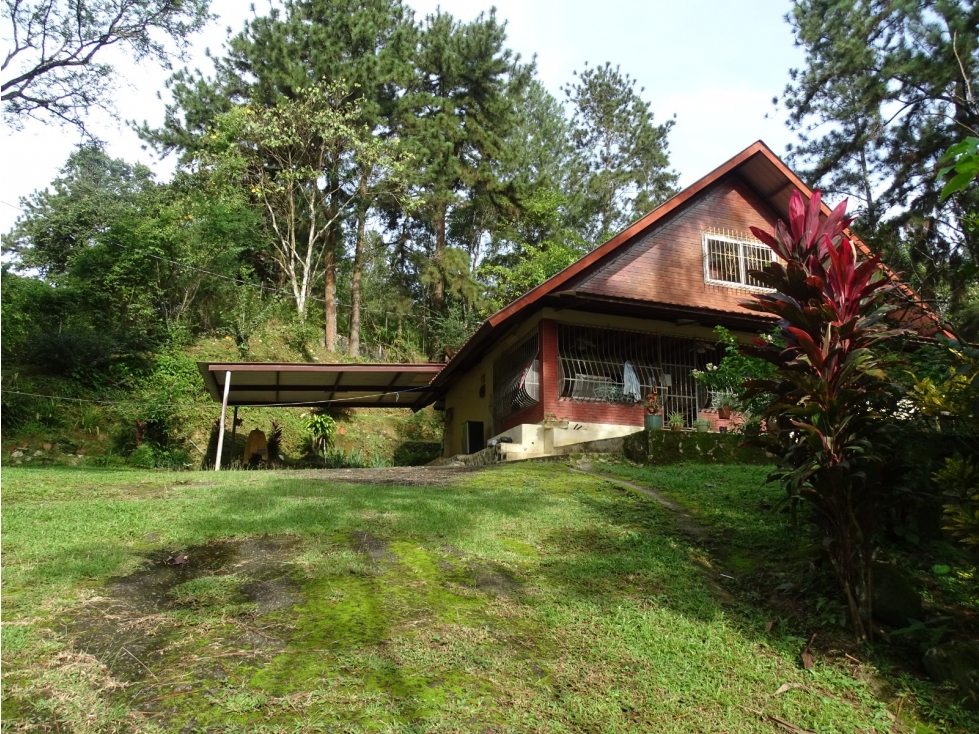 Venta de Casa Campestre en Los Nevados, Cerro Azul REMATE - 5