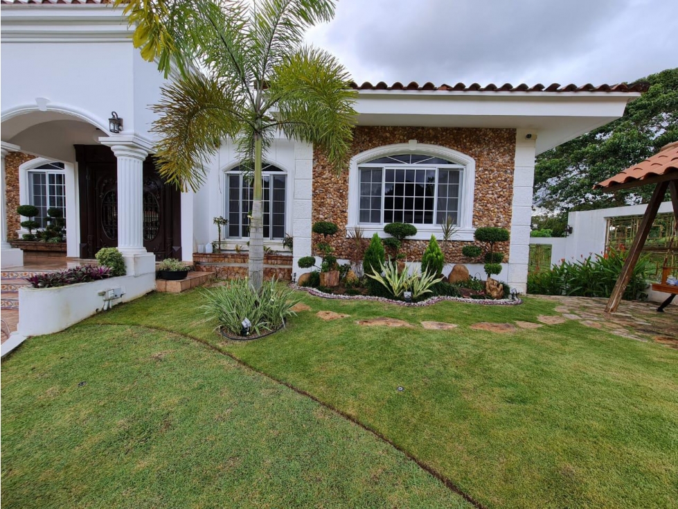 Se Vende Exclusiva Residencia en el Club de Golf de Panamá — foto 3