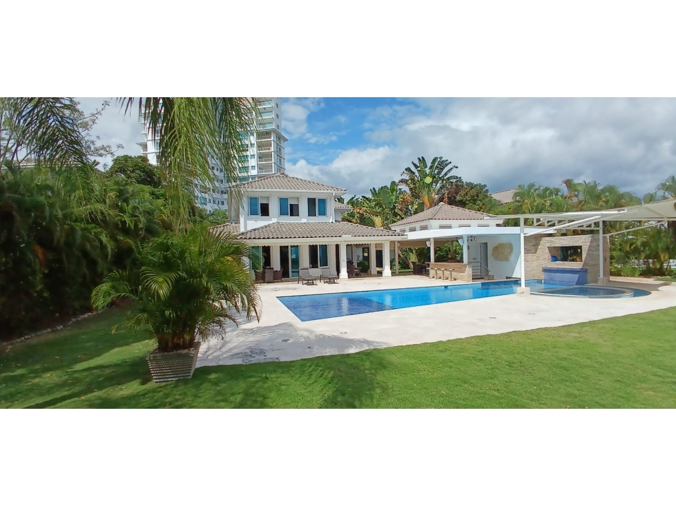 ¡LA ÃNICA CASA CON VISTA AL MAR DISPONIBLE EN BIJAO
