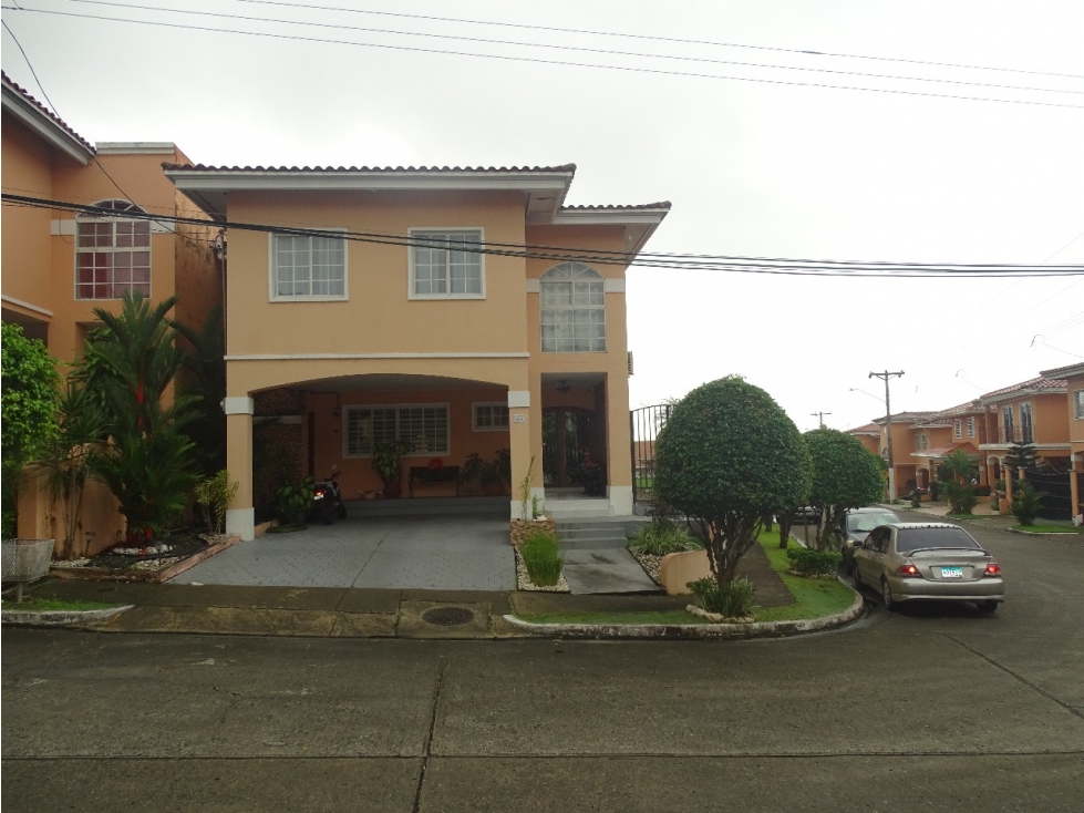 Casa Esquinera Amoblada en El Bosque 5 Recámaras | B/.2,600 — foto 4