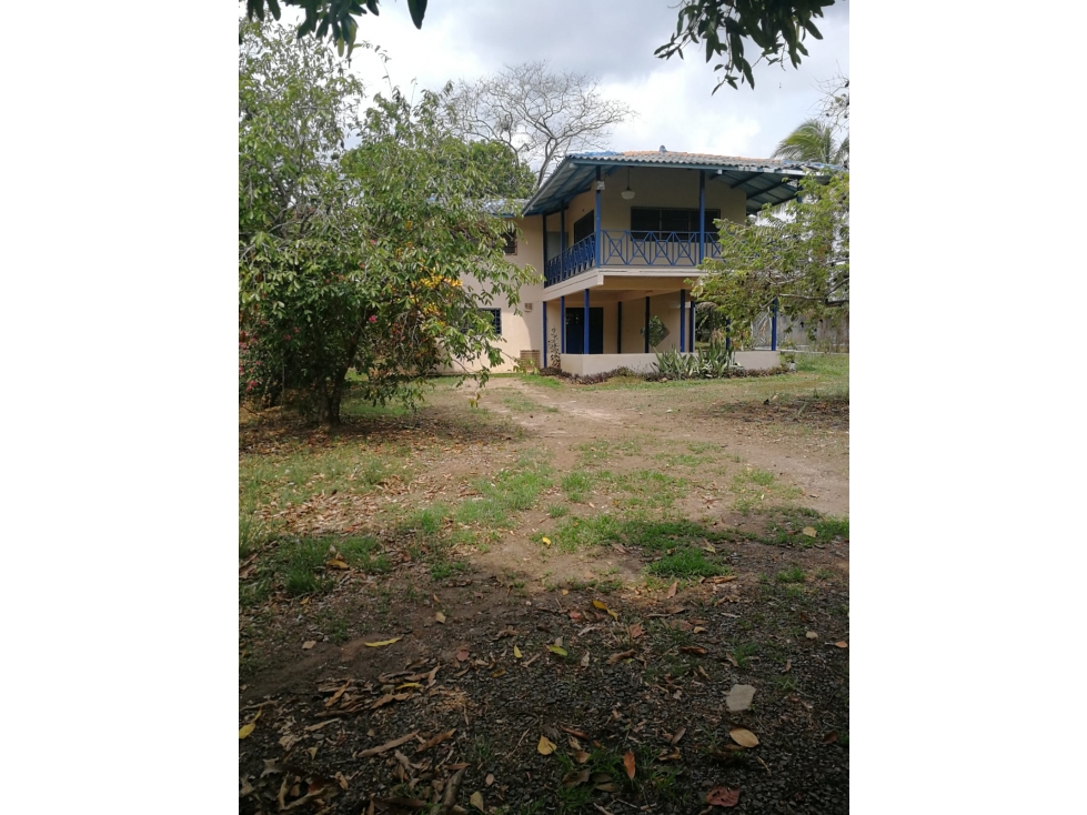 Se vende terreno con vivienda en Gorgona Panamá — foto 2