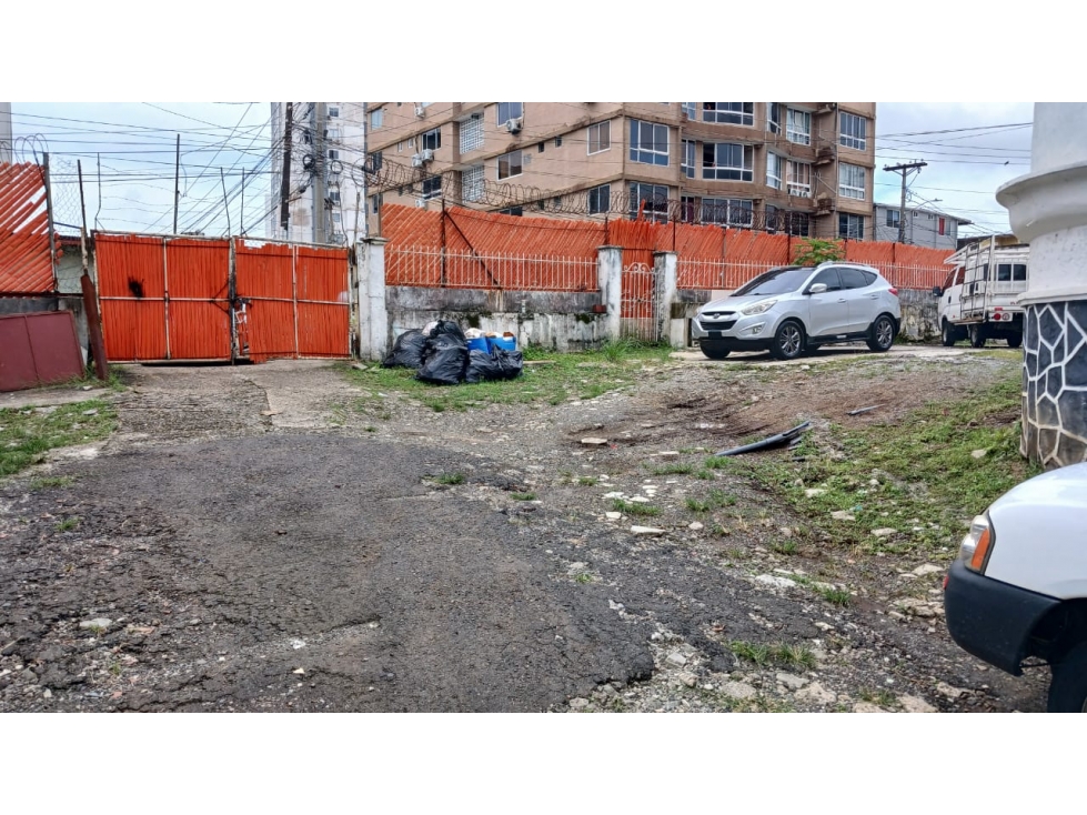 Venta de Terreno en Parque Lefevre Oportunidad de Inversión - 2