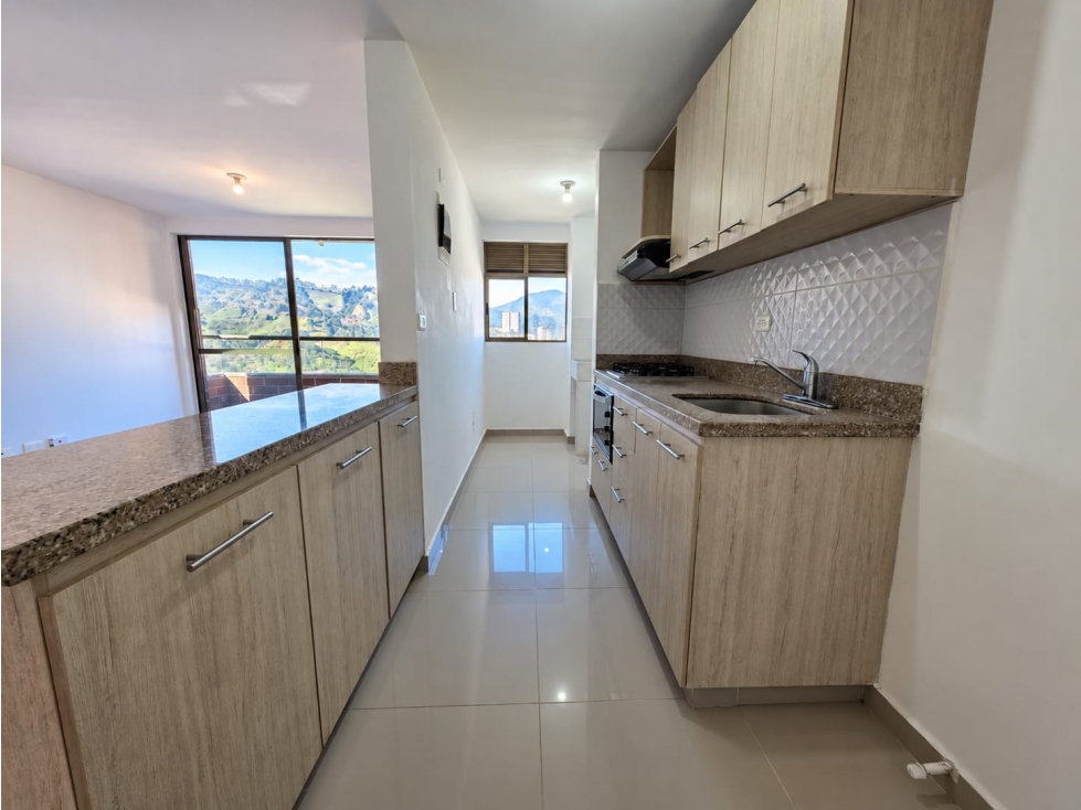 Apartamento en venta Las Lomitas Sabaneta - parqueadero y util — foto 2