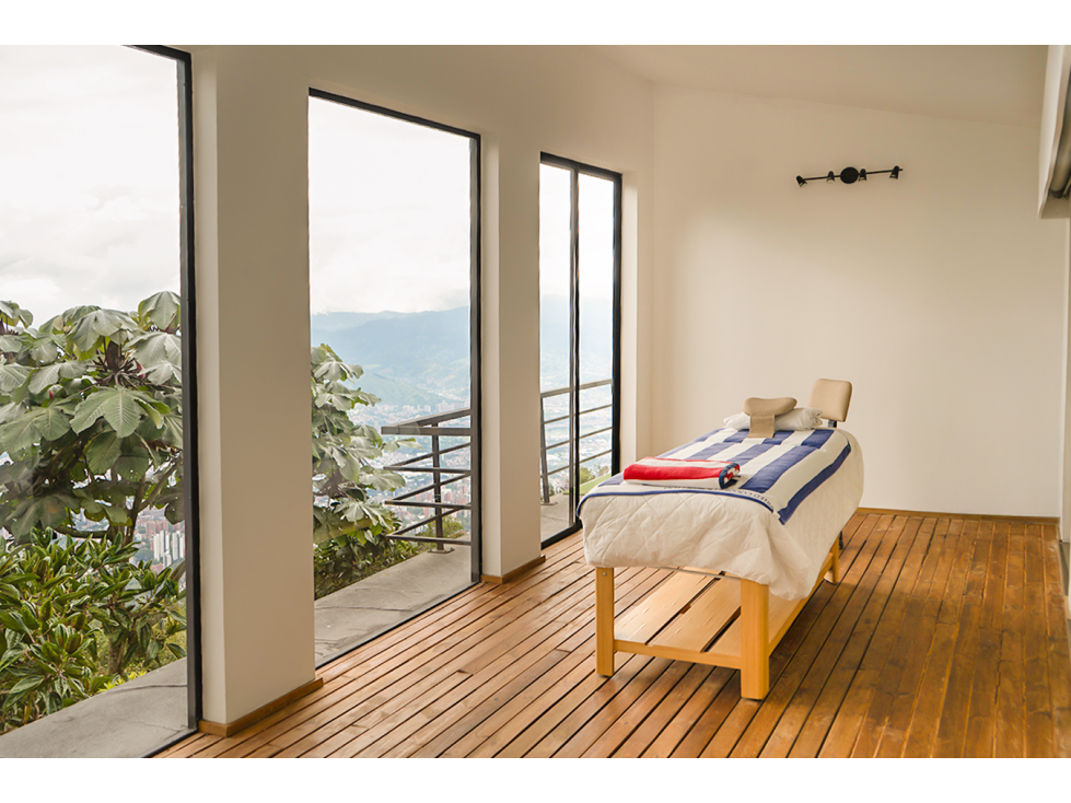 IMPONENTE CASA CON VISTA A MEDELLÍN — foto 4