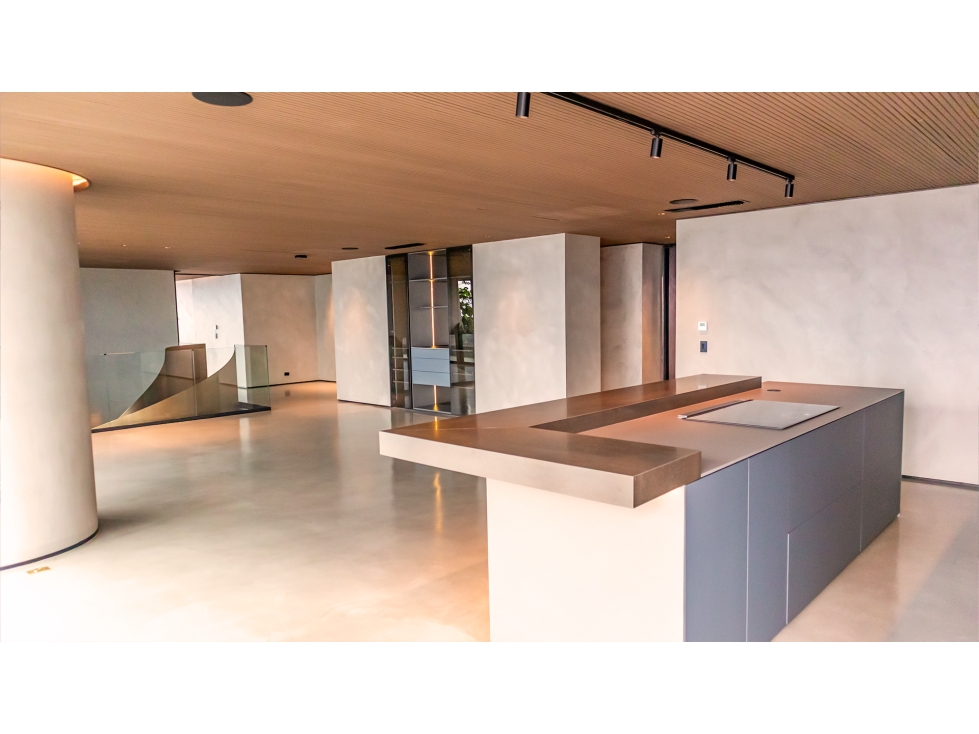 LUXURY PENTHOUSE POBLADO