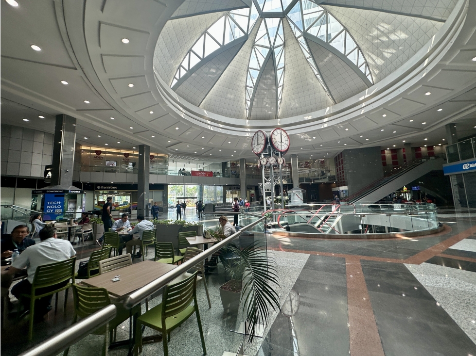 Se Alquila Oficina de 1,161 m2 en Torres de Las Americas