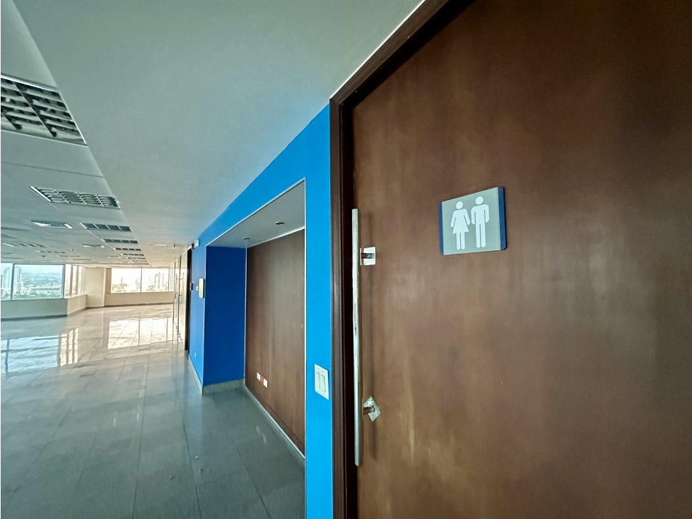 Se Alquila Oficina de 1,174 m2 en Torres de Las Americas — foto 2