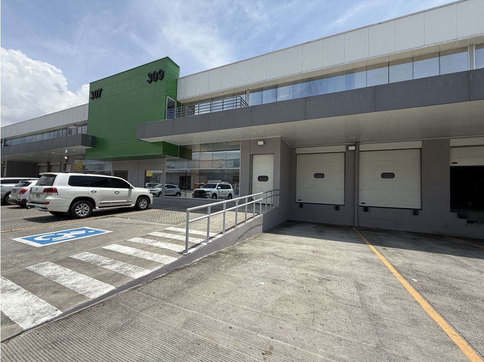 Venta ó Alquiler Bodega en Zona Uno, Don Bosco — foto 2