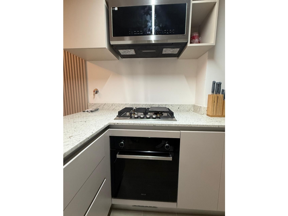 Se Alquila Apto Amueblado en Bella Vista (Para estrenar) — foto 2