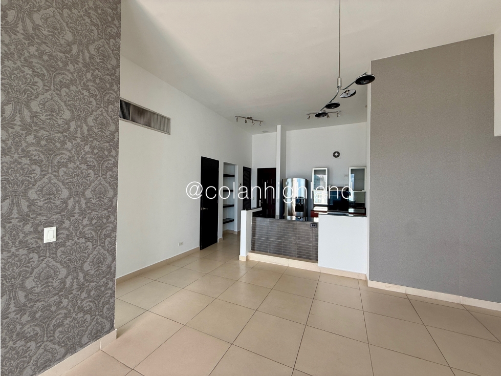 Se Vente Apto de 100 m2 en Avenida Balboa