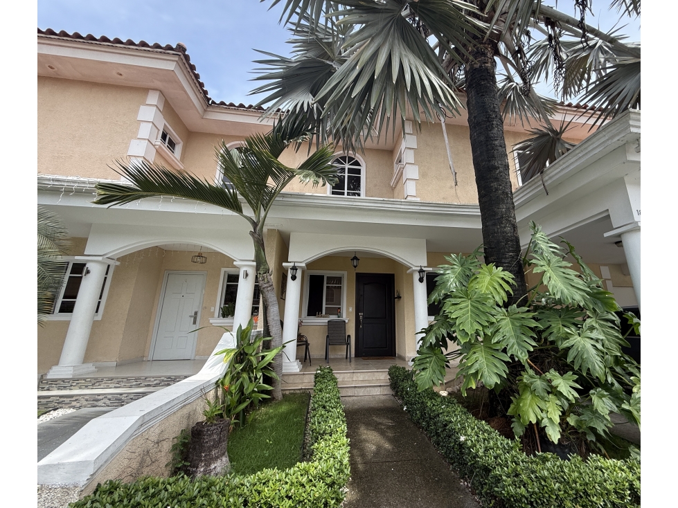 Se Alquila Casa en Palmeras del Este, Costa del Este