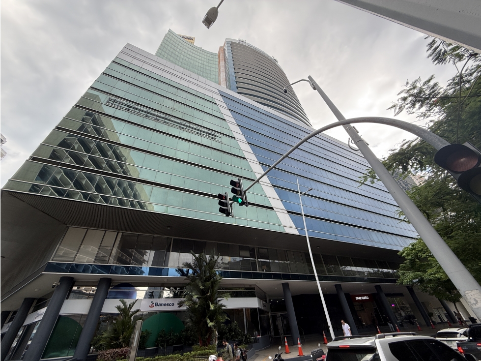 Se Alquila Oficina en Torre Banesco (Marbella)