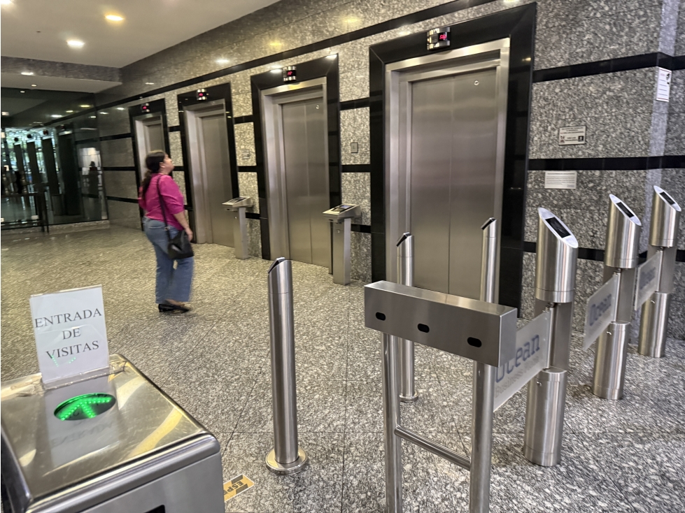Se Alquila Oficina en Torre Banesco (Marbella) — foto 3