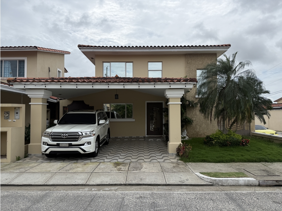 Alquiler o Venta Casa en Villa Tívoli, Brisas del Golf