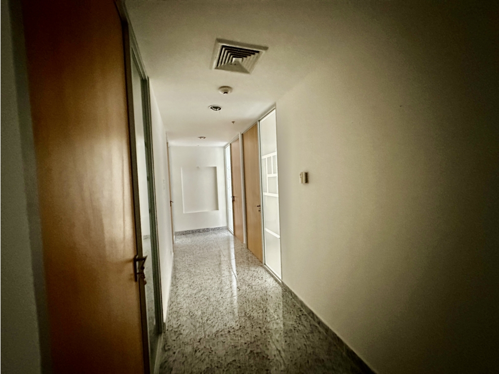 Se Alquila Oficina de 1,161 m2 en Torres de Las Americas — foto 6