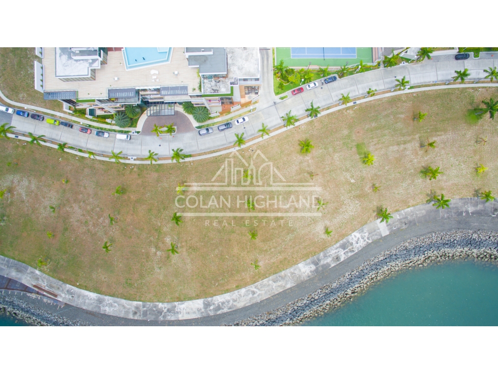 En Venta Lote de 1,061 m2 en Ocean Reef - 2
