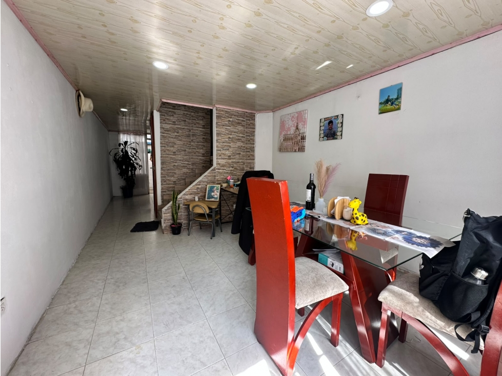 SE VENDE CASA CONJ PORTALES DE FUNZA MZN F - CÓDIGO 1546