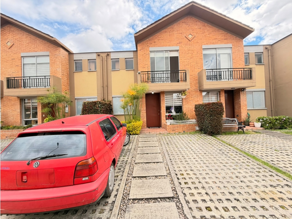 SE VENDE CASA CONJ CANEY MADRID - CÓDIGO 1533