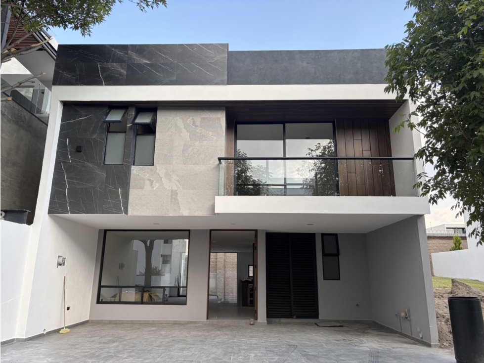CASA EN VENTA EN LOMAS DE ANGELOPOLIS - 1