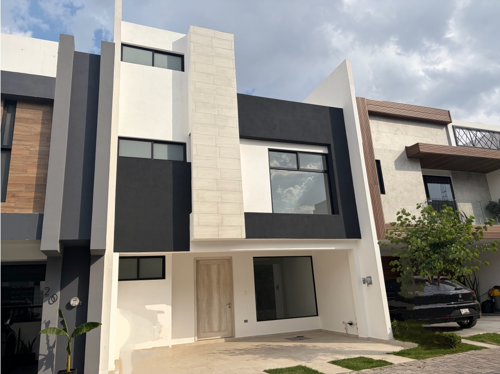 VENTA DE CASA EN ZONA ATLIXCAYOTL — foto 2