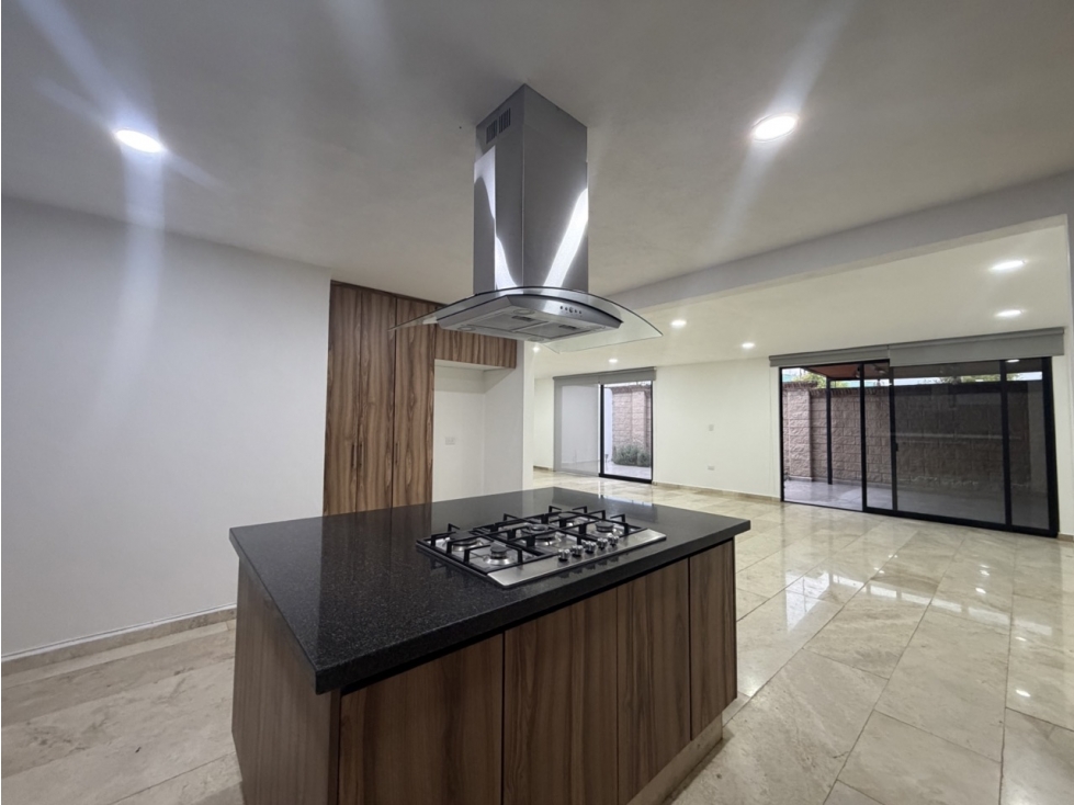 RENTA DE CASA EN LOMAS DE ANGELOPOLIS - 6