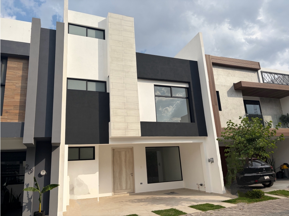 VENTA DE CASA EN ZONA ATLIXCAYOTL — foto 3
