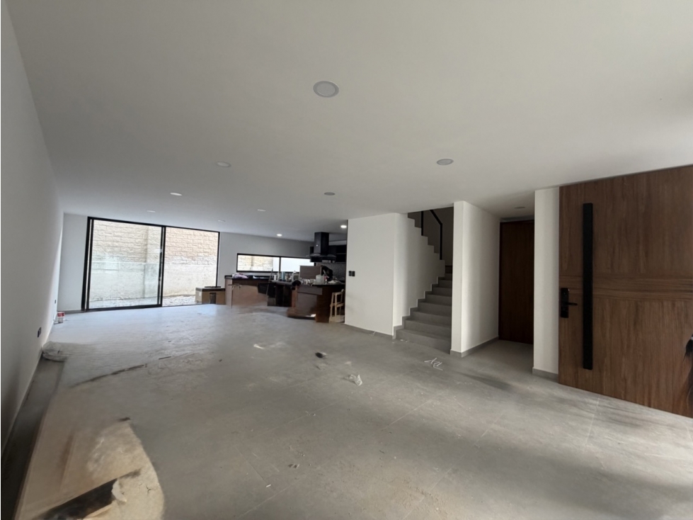 CASA EN VENTA EN LOMAS DE ANGELOPOLIS - 2