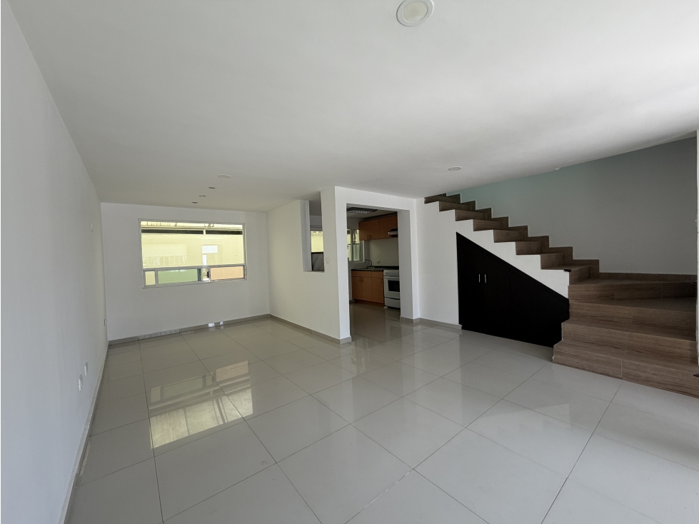 VENTA DE CASA CERCA DE AVENIDA NACIONAL AL SUR DE PUEBLA