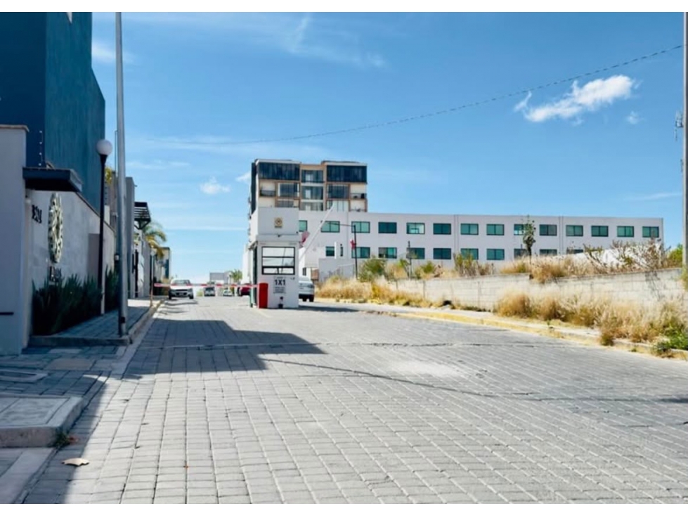 VENTA DE LOTE EN FRACCIONAMIENTO CERCA DE EXPLANADA - 6
