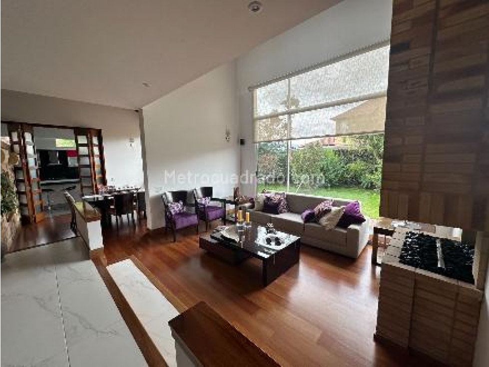 Se vende Hermosa casa en Cajica
