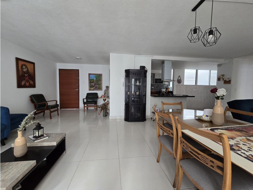 VENDO APARTAMENTO REMODELADO EN BOSTON MEDELLIN — foto 2