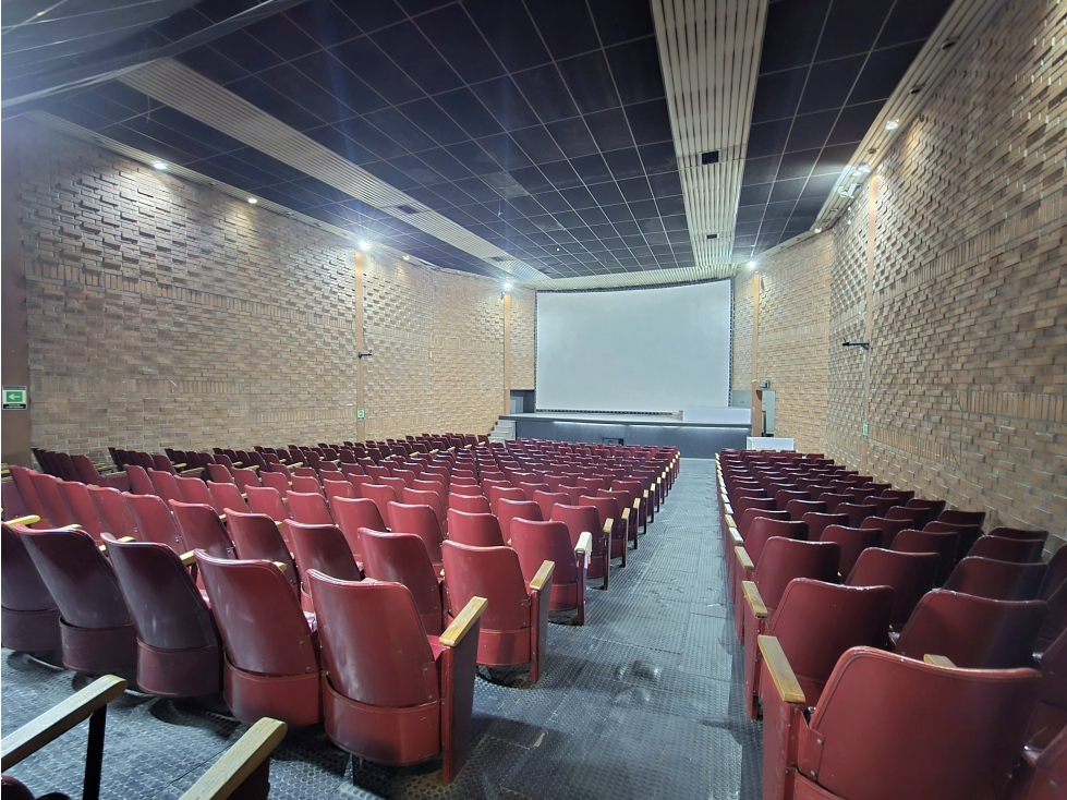 TEATRO EN VENTA SECTOR VILLANUEVA