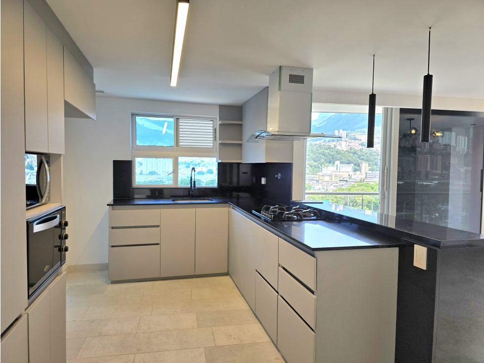 VENDO PENTHOUSE DUPLEX EN PARQUES DEL RIO LAURELES — foto 3