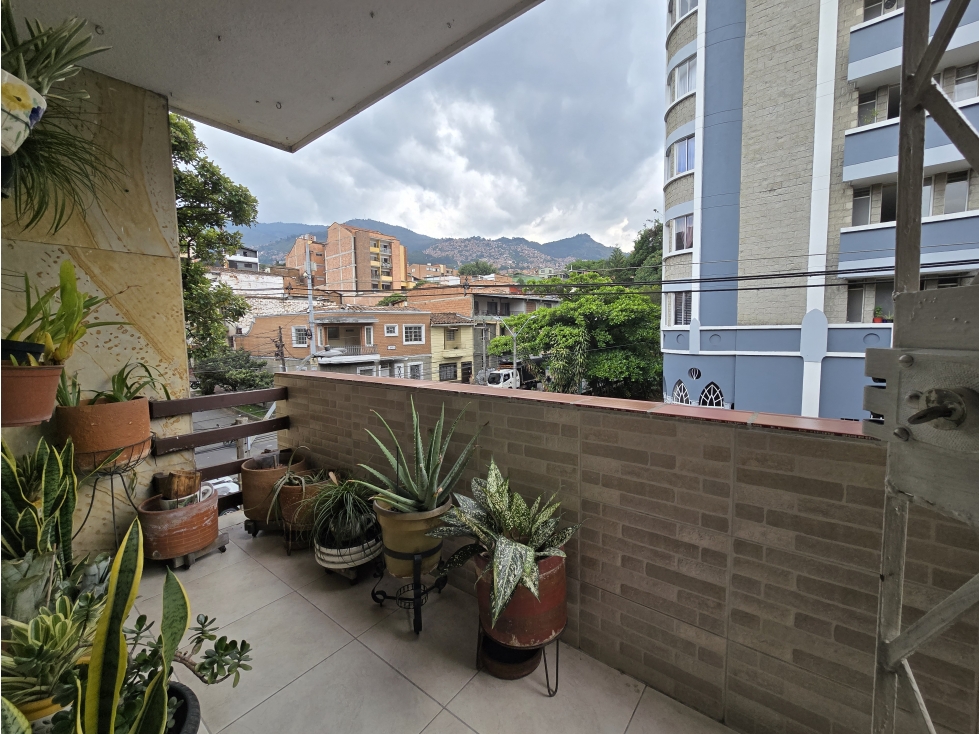 VENDO APARTAMENTO REMODELADO EN BOSTON MEDELLIN — foto 5