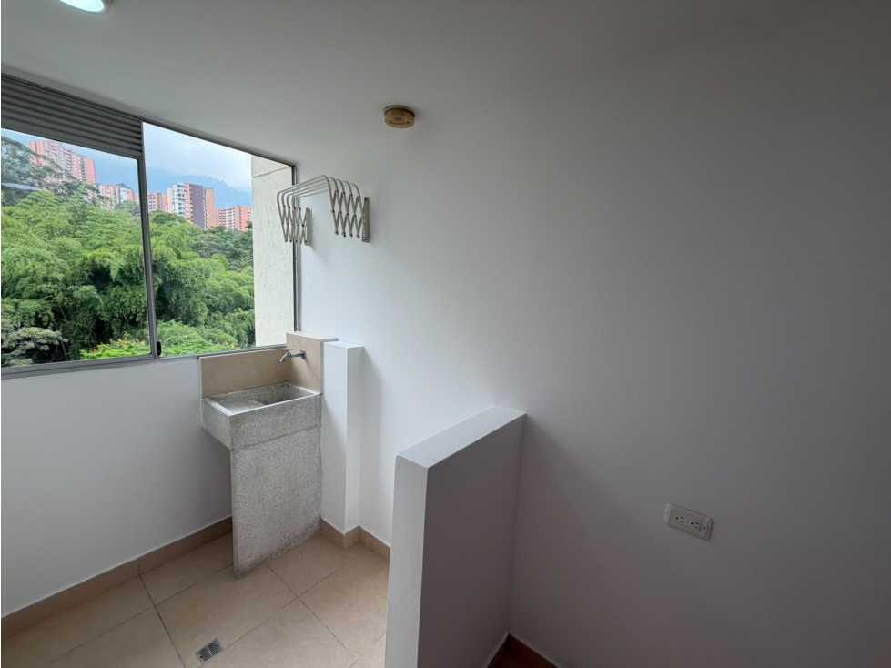 VENDO APARTAMENTO EN LA LOMA DEL ESMERALDAL, ENVIGADO — foto 4