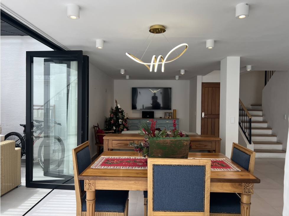 VENDO CASA EN EL POBLADO EL TESORO PARA INVERSION — foto 5