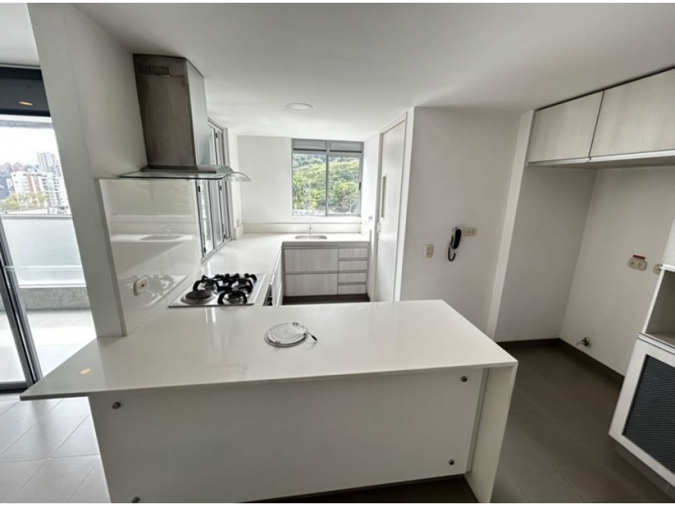ARRIENDO APARTAMENTO EN EL POBLADO MEDELLIN