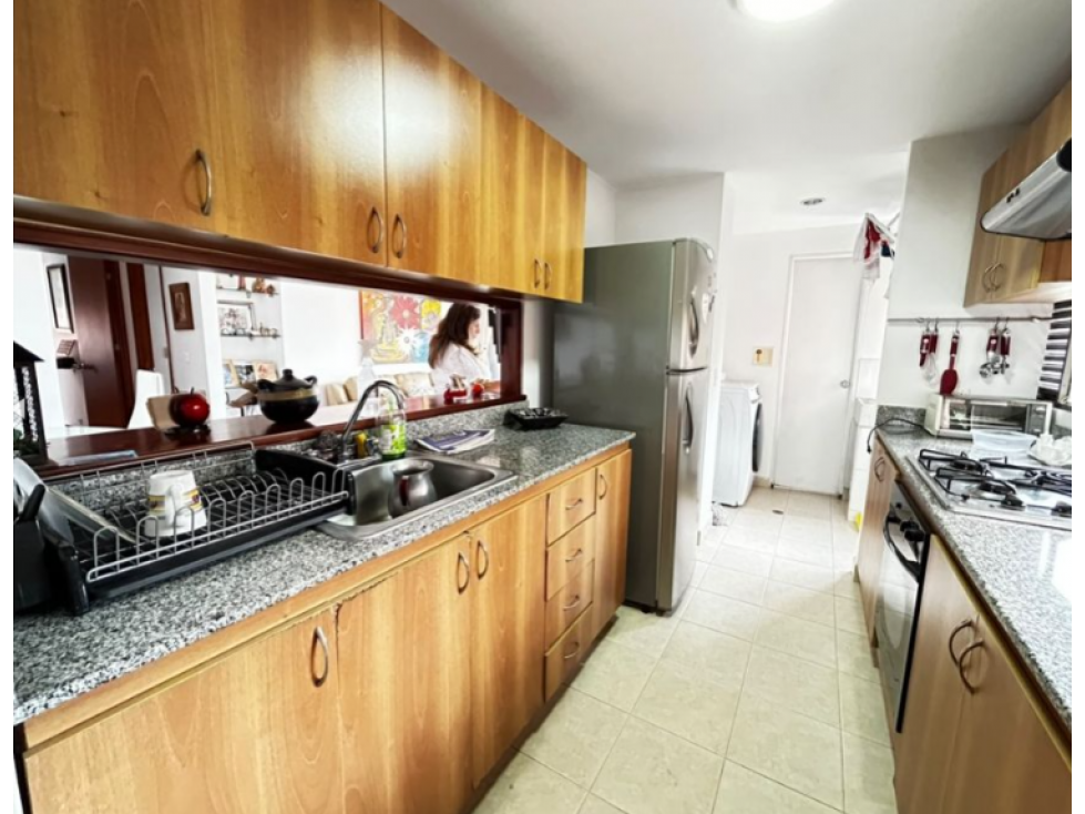 ARRIENDO APARTAMENTO EN EL TESORO MEDELLIN — foto 4